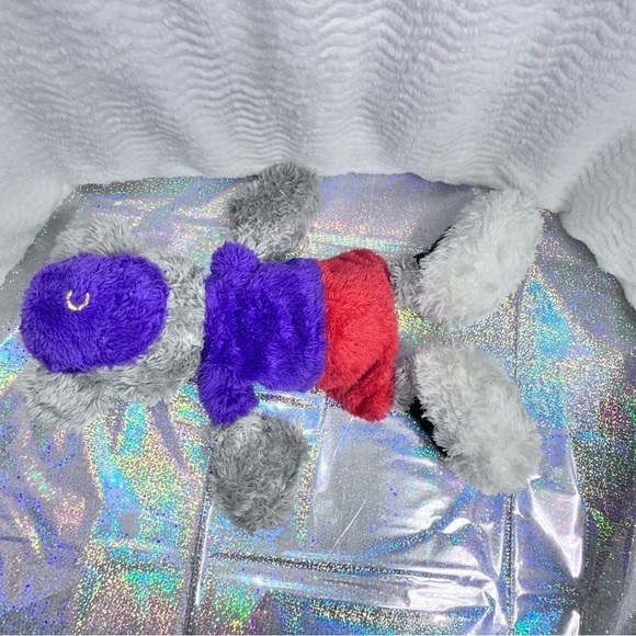 Chuck E. Cheese’s 20” Stuffed Mouse Purple Hat Shirt Red Shorts 2010 RARE Plush - Picture 9 of 13